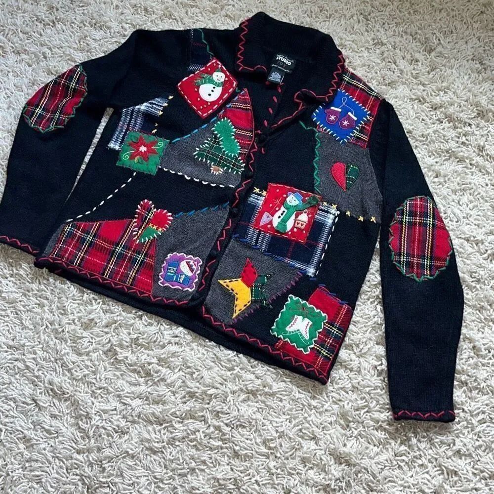 Design Originals Studio Joy Christmas Sweater Women's P/Medium Cardigan Elbow Pa